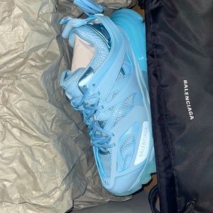 Balenciaga track runner baby blue ( NEVER WORN)